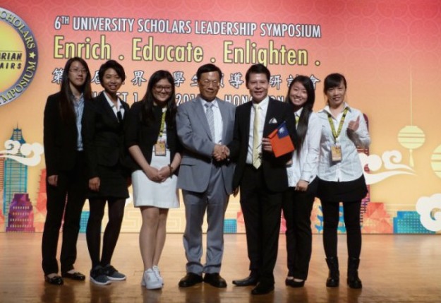AU President J. P. Tsai & Students Join 6th Univ. Scholars Leadership Symposium in Hong Kong to promote international exchanges